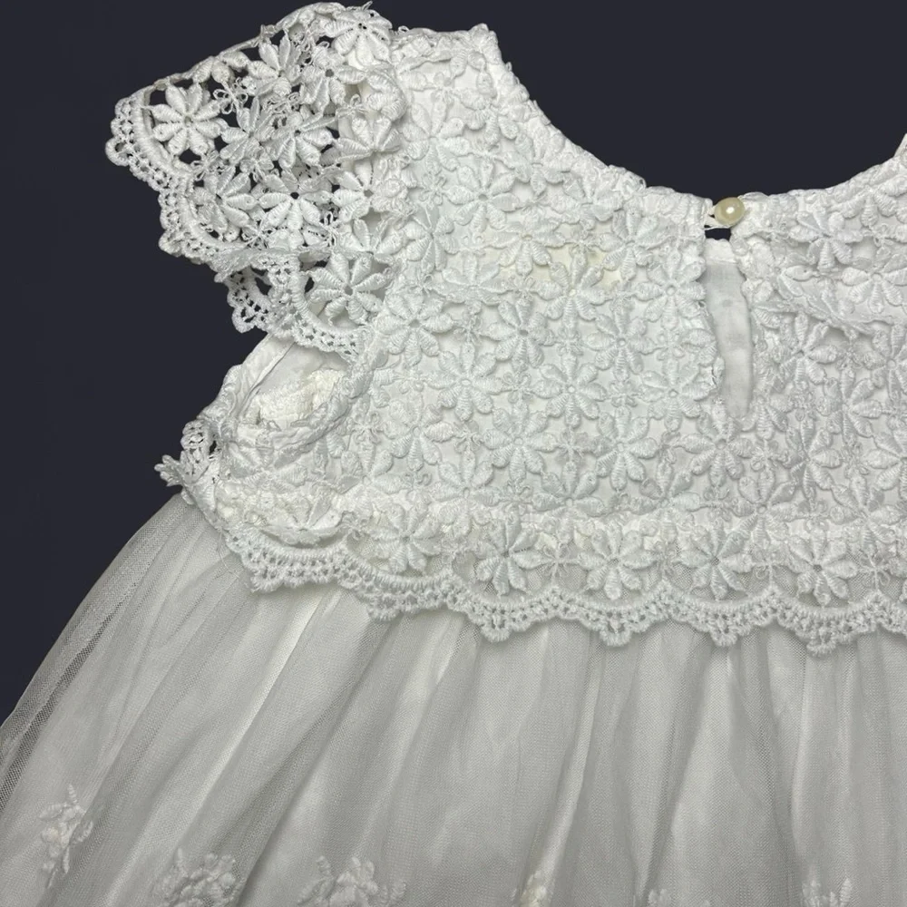 Beautiful White Lace Flower Girl / Communion Dress – Bow Dream (Size 7)